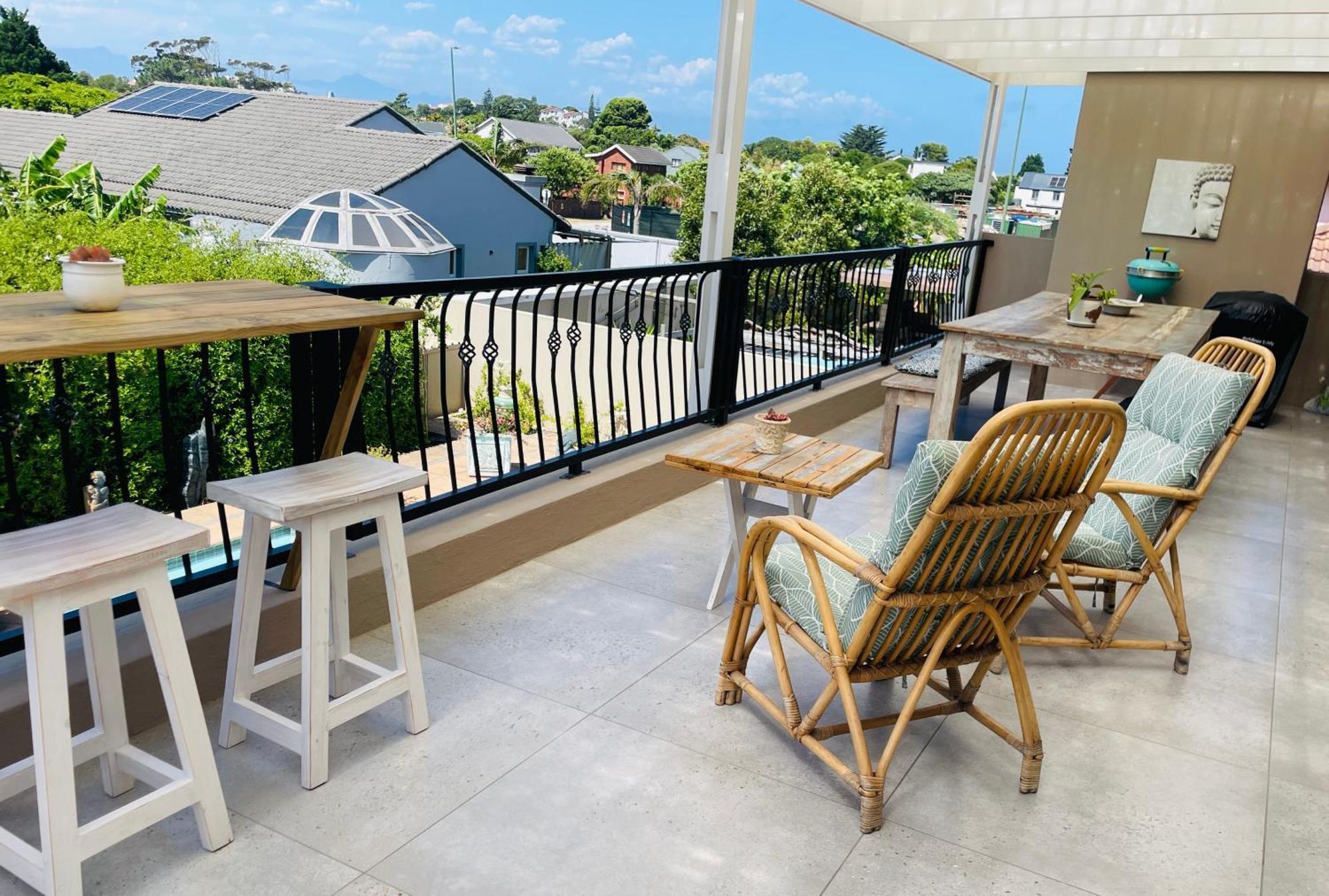 Calm Waters Guesthouse เพลตเตนเบิร์กเบย์ ภายนอก รูปภาพ